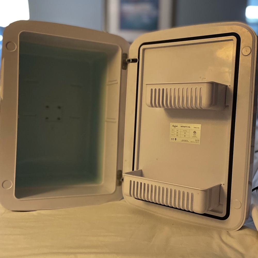 Mini Fridge / Makeup Fridge